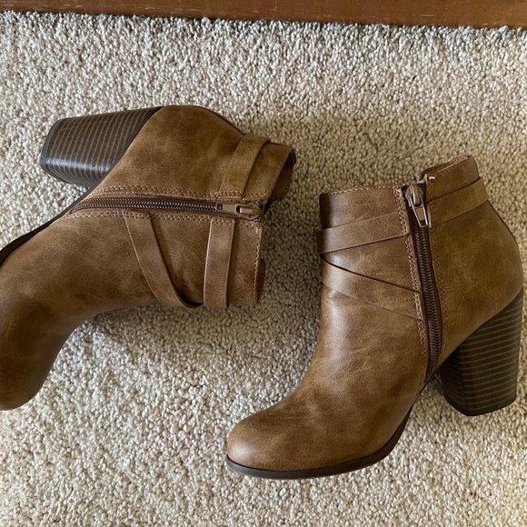 Women's Almond Toe High Chunky Block Stacked Heels Ankle Booties Boots - Picture 9 of 13